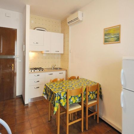 Apartment In Bibione Near Sea Beach Eksteriør billede